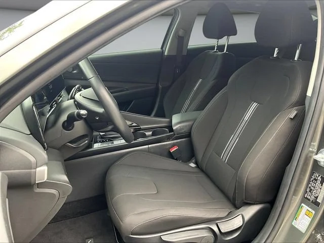 Used 2025 Gray Hyundai SEL Convenience image 22