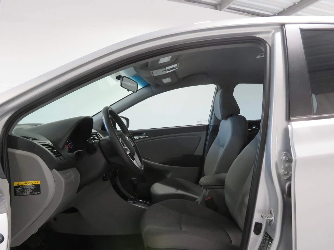 2013 Hyundai Accent GLS - Photo 14