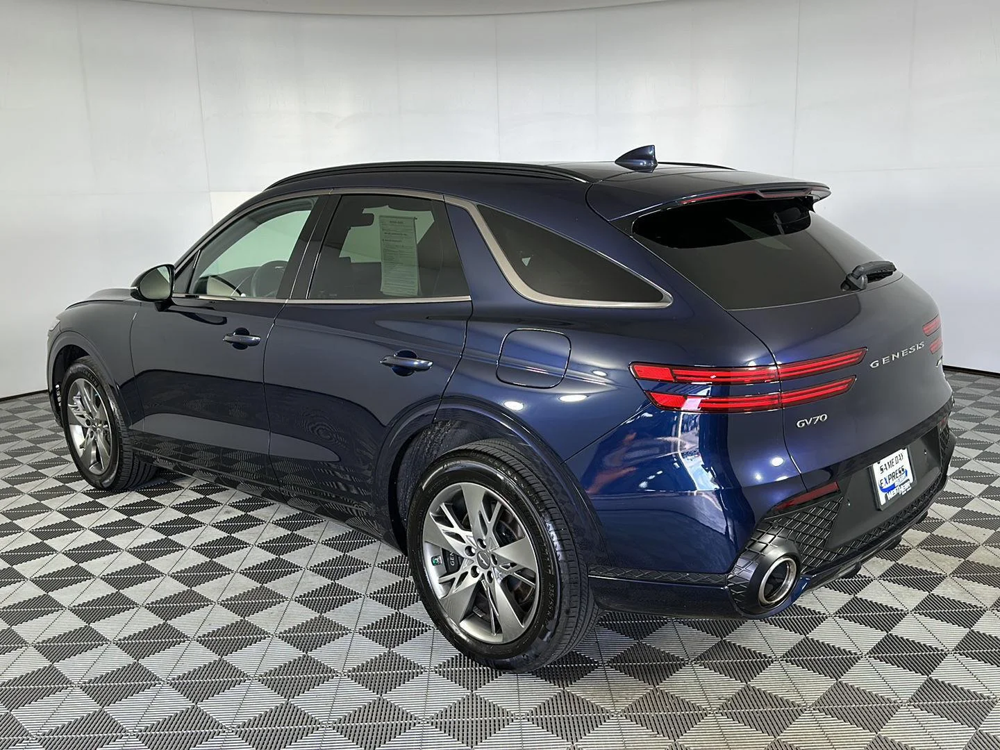 Used 2025 Capri Blue Genesis 3.5T Sport image 24