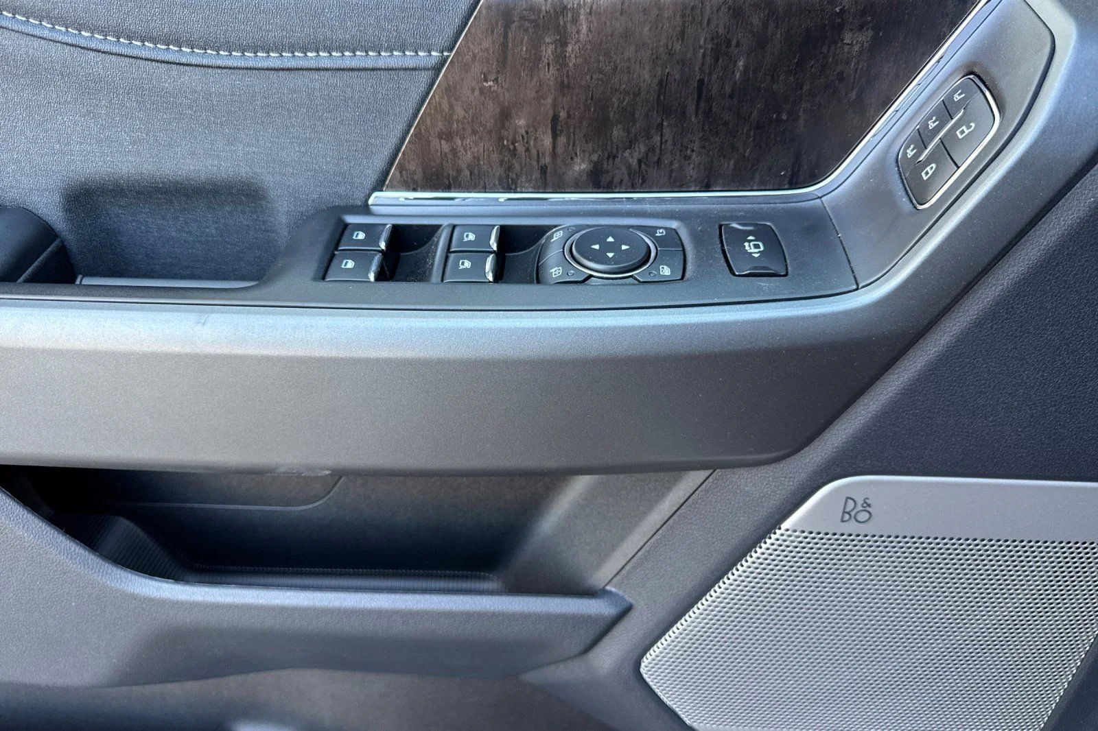 New 2026 Oxford White Ford F-250® Lariat® image 14