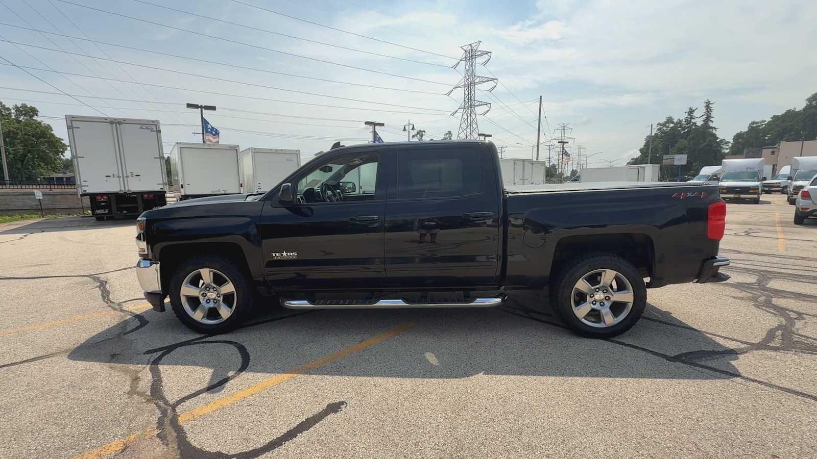 Used 2018 BLACK Chevrolet LT image 5
