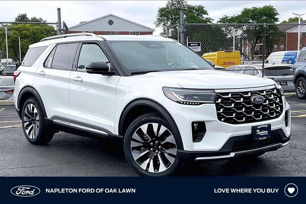 New 2026 Star White Metallic Tri-Coat Ford Platinum™ image 1