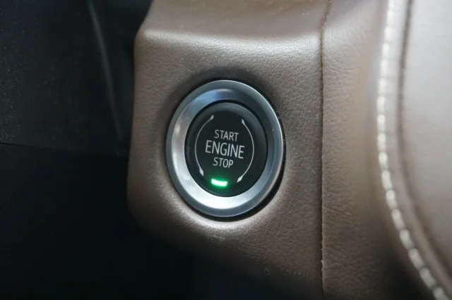 Used 2023 ORODESCENT_PEAR Chevrolet High Country image 38