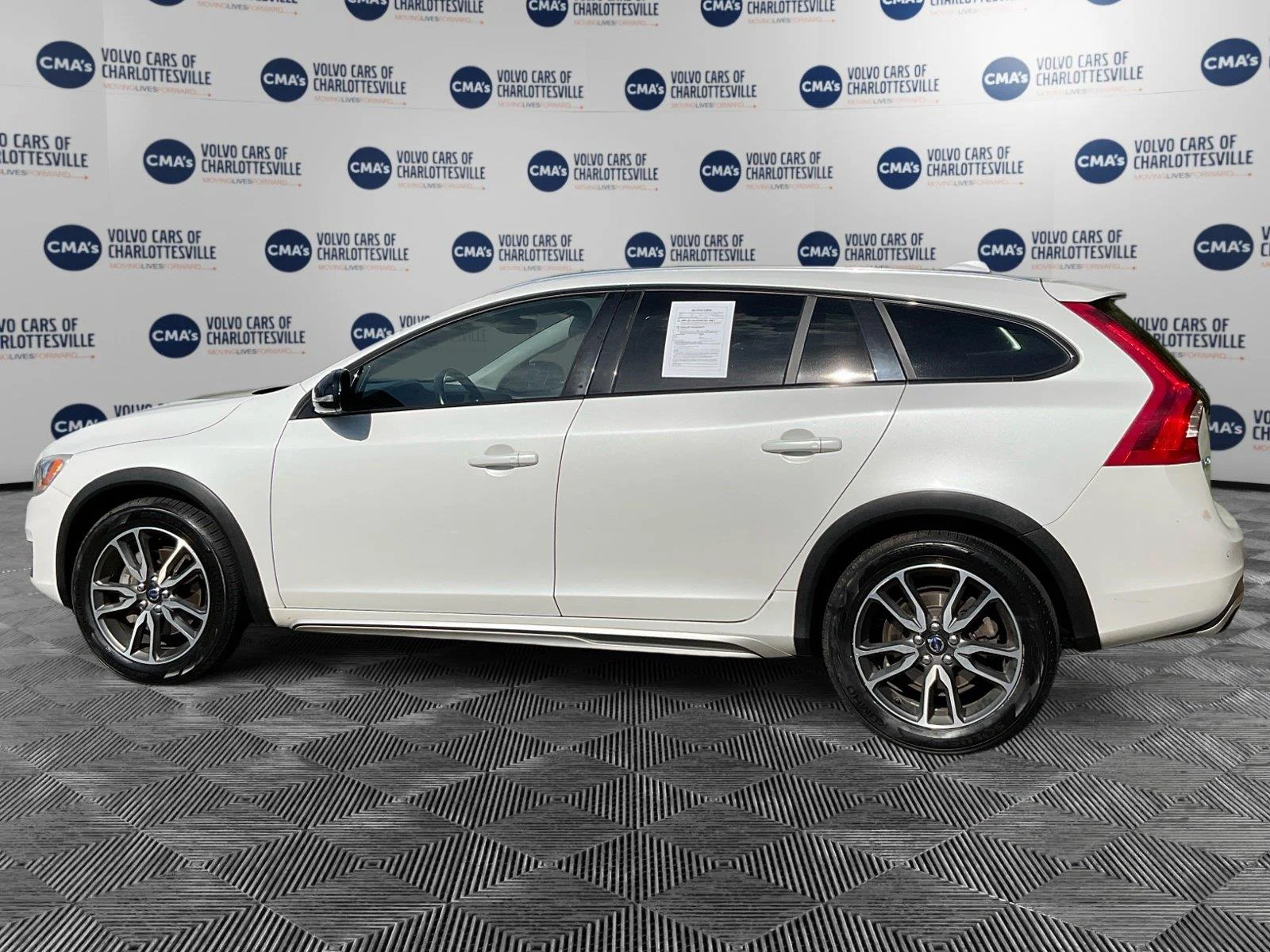 Used 2016 Volvo V60 Base with VIN YV4612HKXG1003305 for sale in Charlottesville, VA