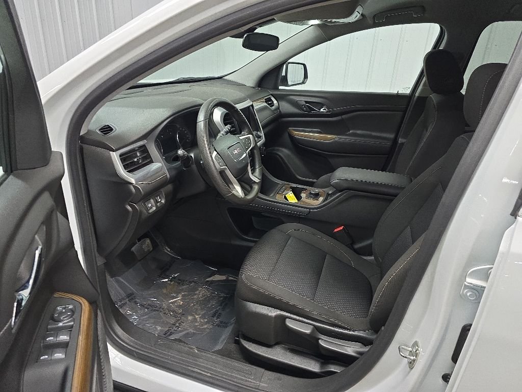Used 2023 White GMC SLE image 27