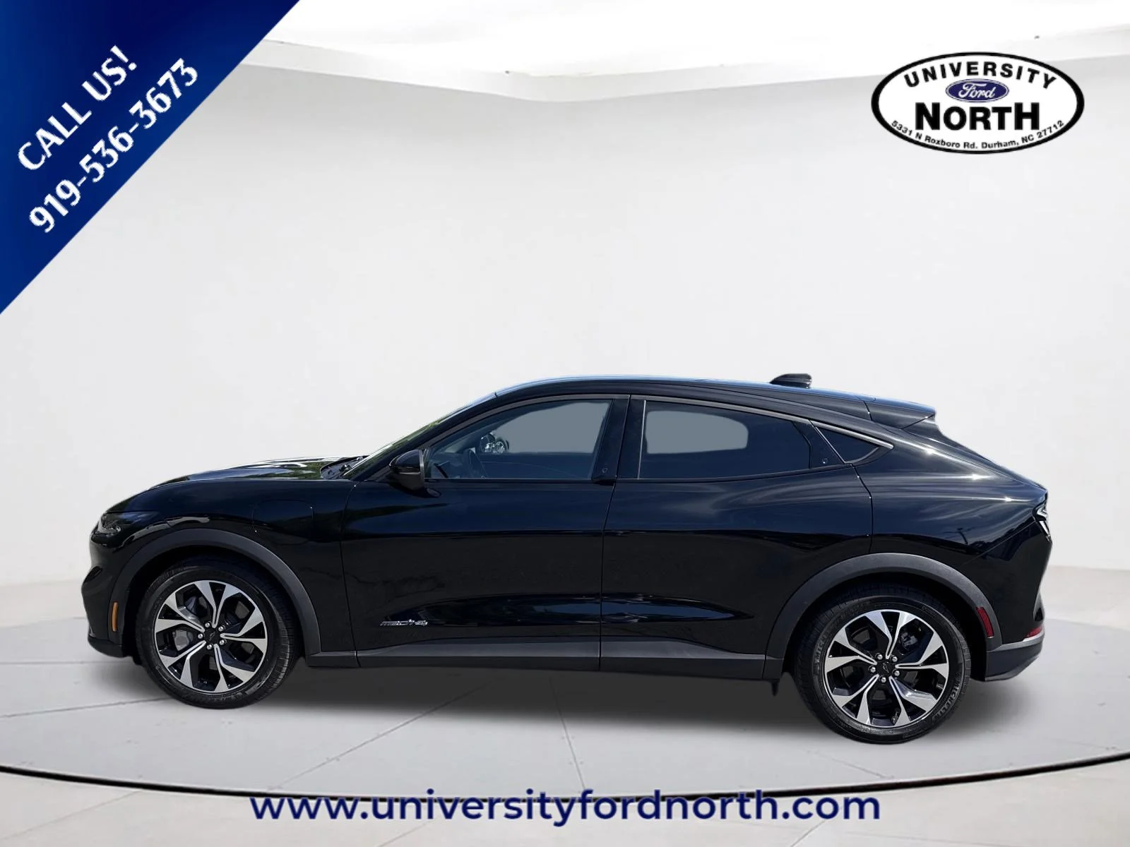 Used 2025 Shadow Black Ford Select image 4