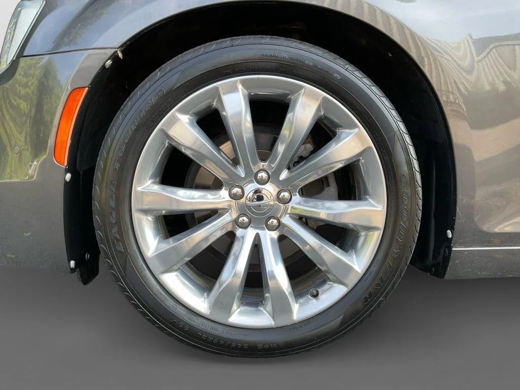 Used 2018 Gray Chrysler Limited image 15