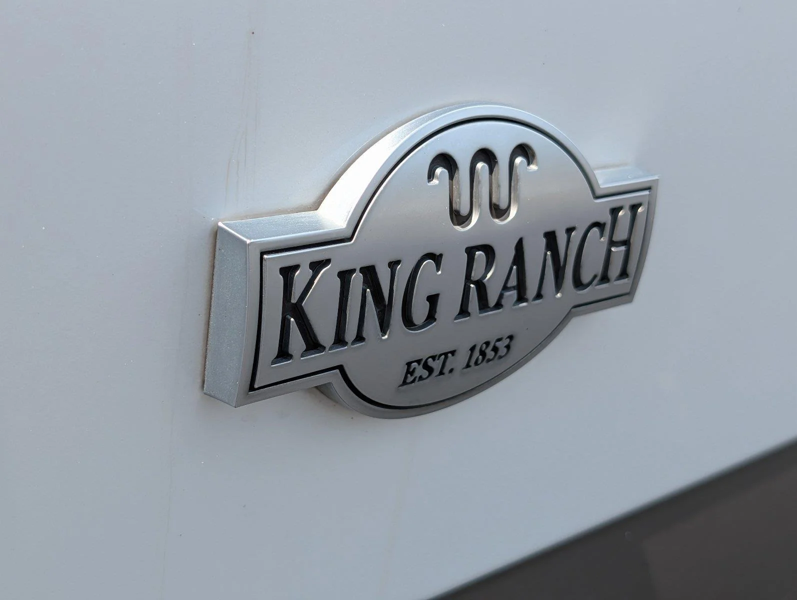 Used 2019 White Platinum Metallic Tri-Coat/Stone Gray Ford King Ranch image 38