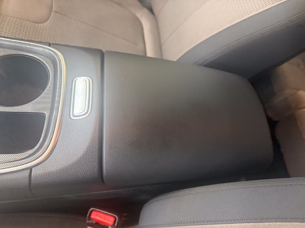 Used 2023 White Hyundai SEL image 16