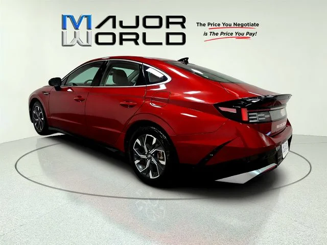 Used 2025 Red Hyundai SEL image 5