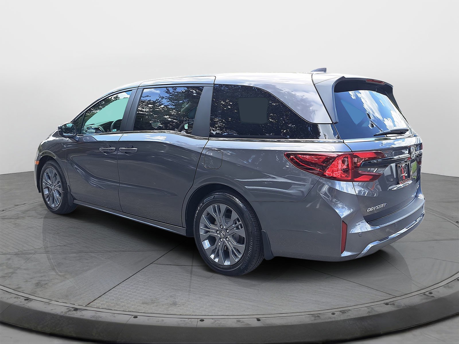 New 2026 Modern Steel Metallic Honda Touring image 4