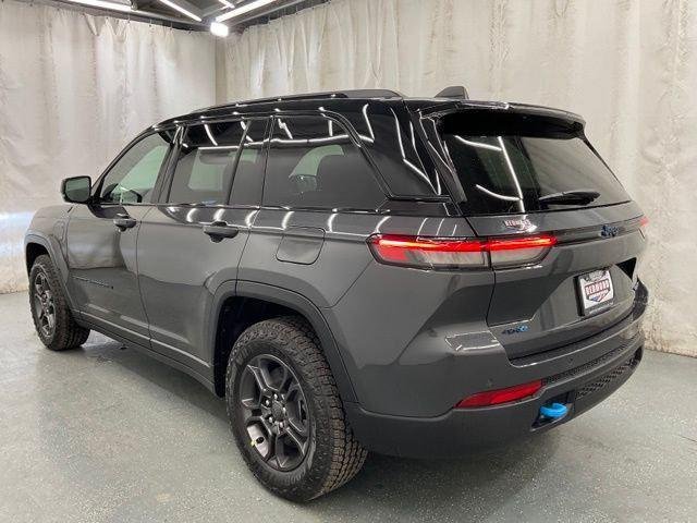 New 2024 Baltic Gray Metallic Clearcoat Jeep Trailhawk image 5