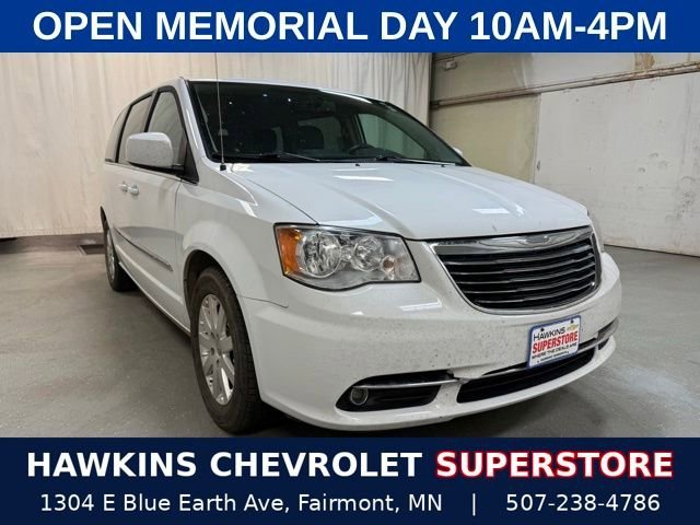 2016 Chrysler Town & Country Touring's photo