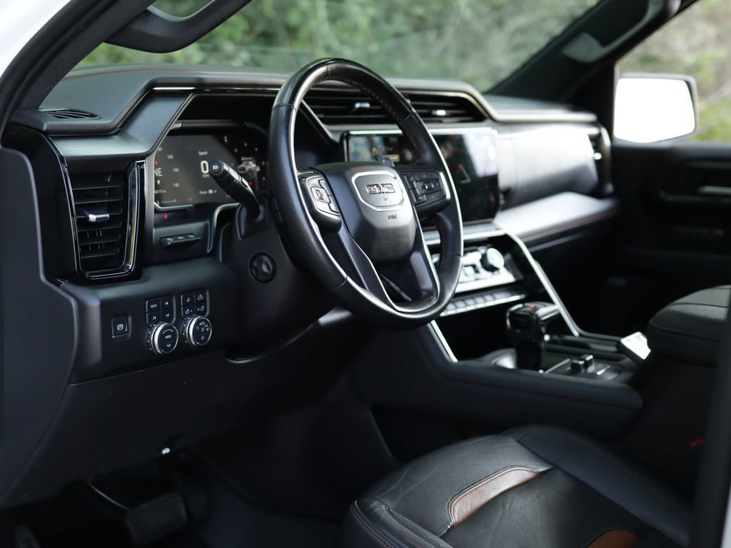 Used 2023 SUMMIT WHITE GMC AT4 image 10