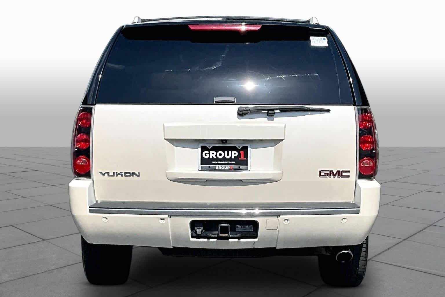 Used 2012 White Diamond Tricoat GMC Denali image 4