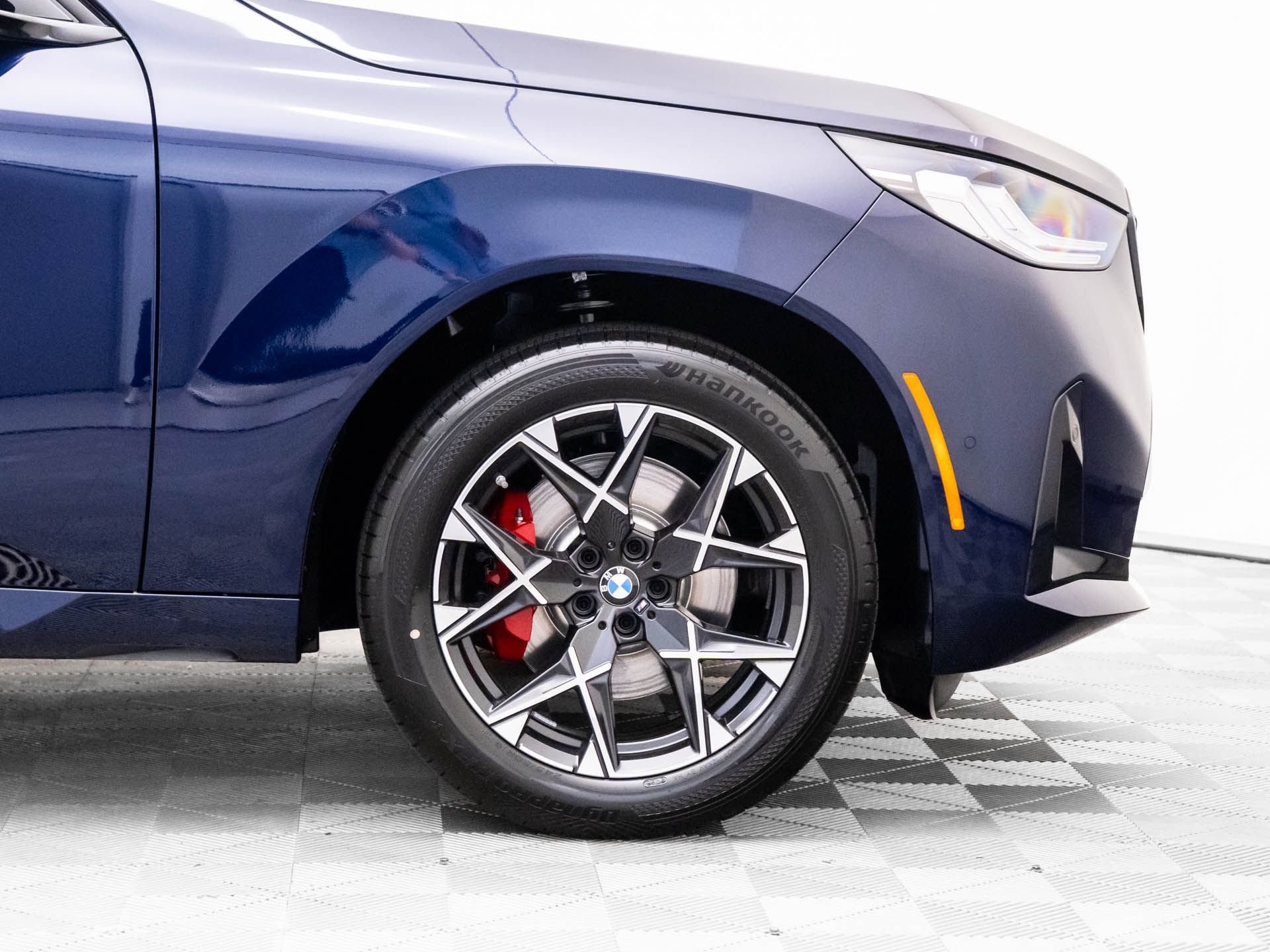 New 2026 Tanzanite Blue II Metallic BMW 30 xDrive image 29
