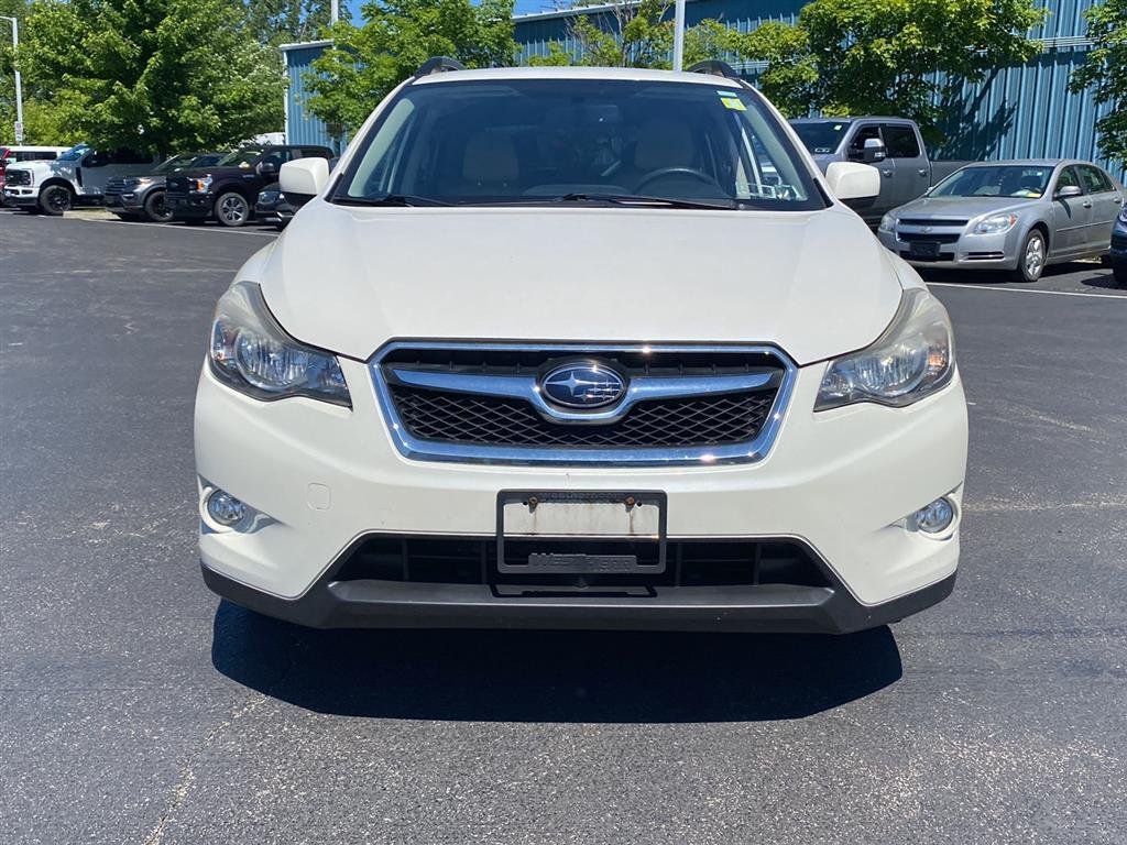 Used 2014 Satin White Pearl Subaru Premium image 5