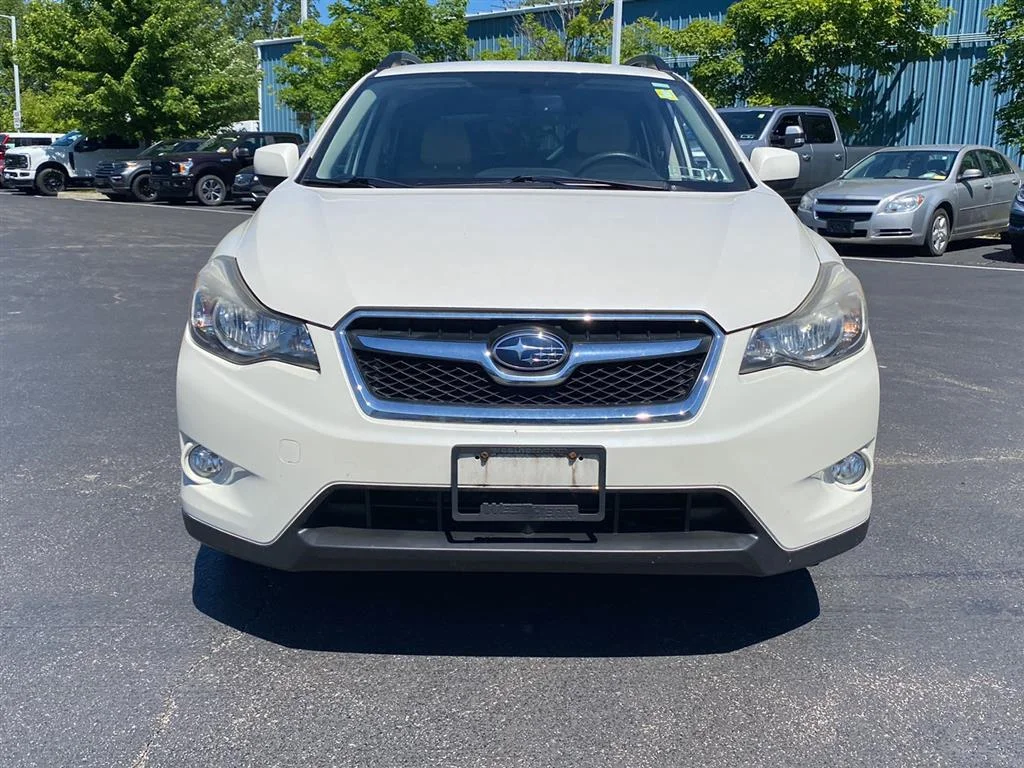 Used 2014 Satin White Pearl Subaru Premium image 5