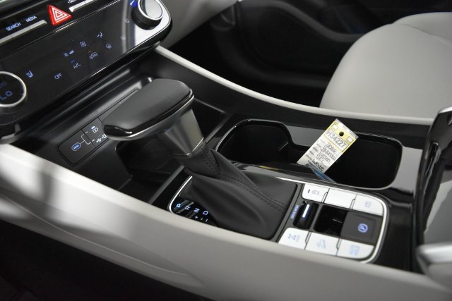 New 2026 White Hyundai SEL Premium AWD image 21