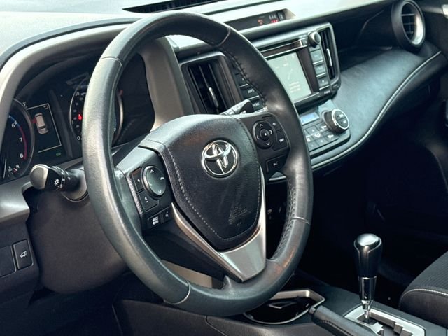 Used 2017 Gray Toyota XLE image 18