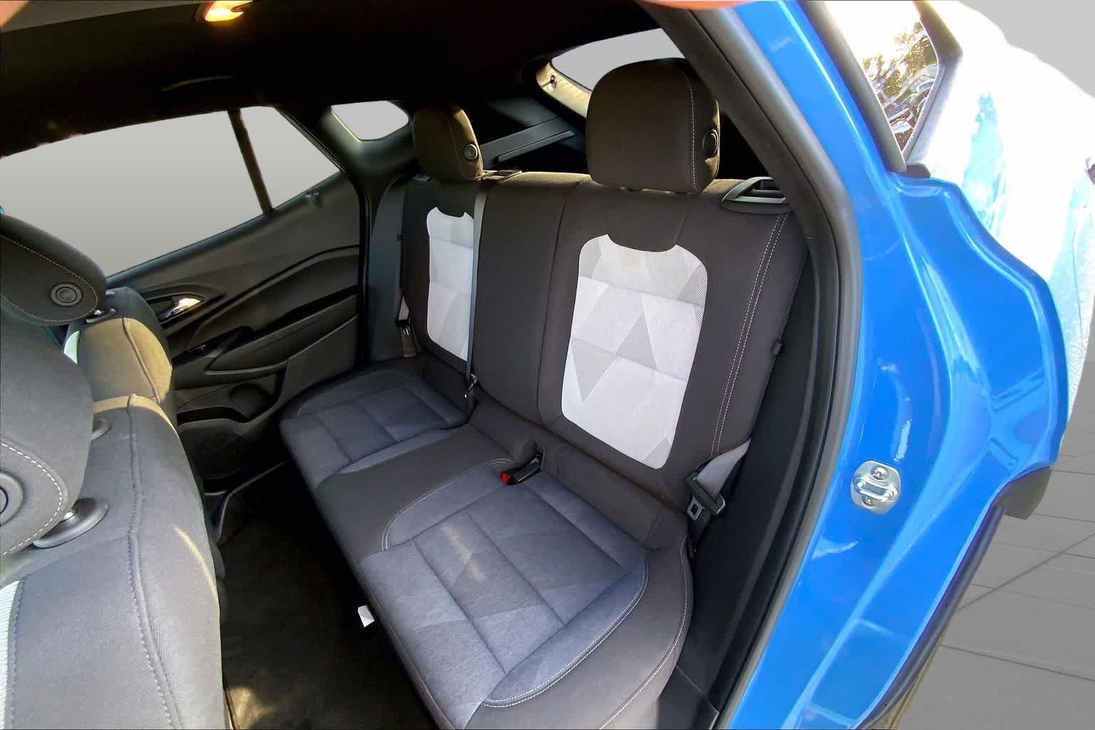 Used 2024 Fountain Blue Chevrolet 1RS image 20