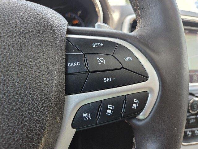 Used 2018 Ivory 3-Coat Jeep Summit image 14