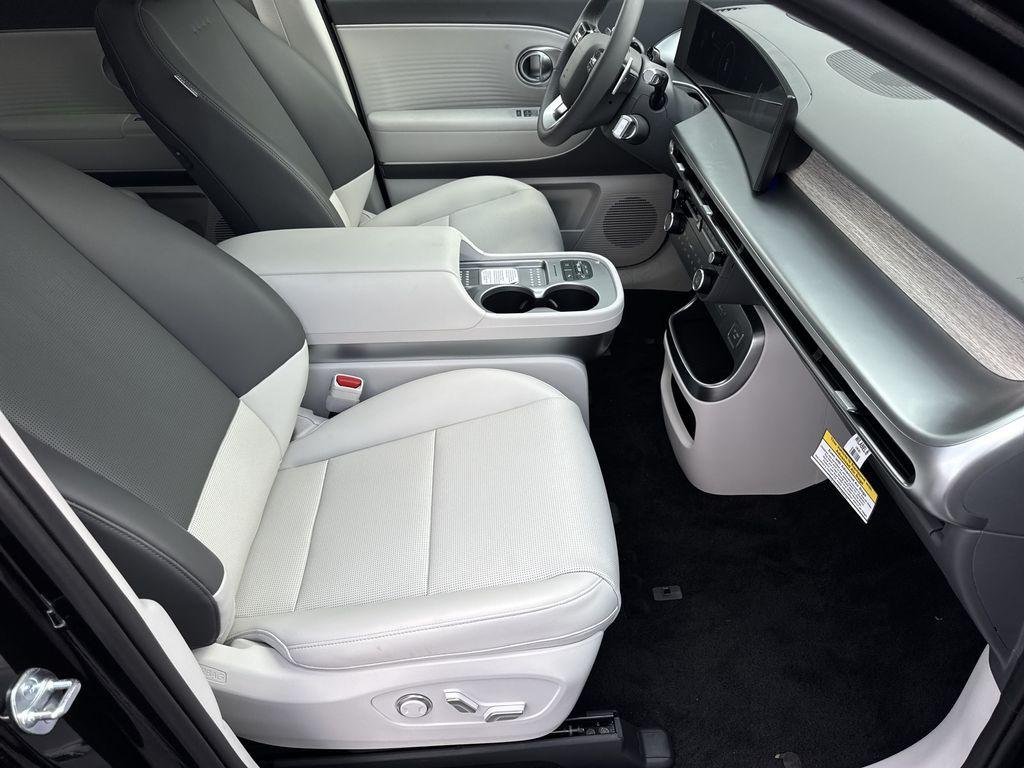 New 2026 Black Hyundai SEL image 11
