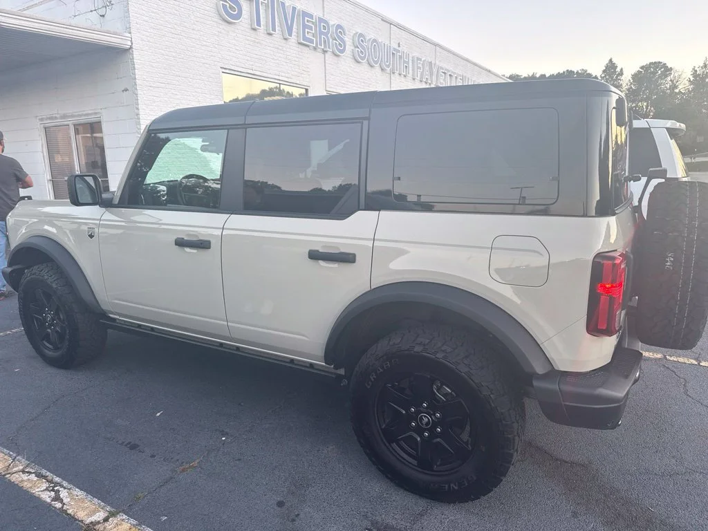 Used 2025 Beige Ford Big Bend image 2