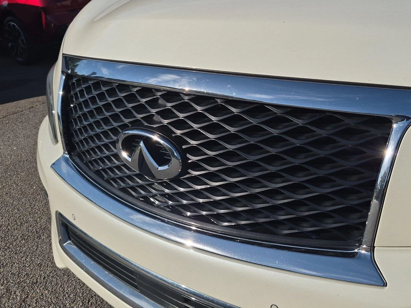 Used 2017 Majestic White INFINITI  image 13