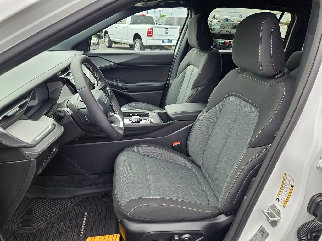 New 2026 Bright White Clearcoat Jeep Laredo image 22