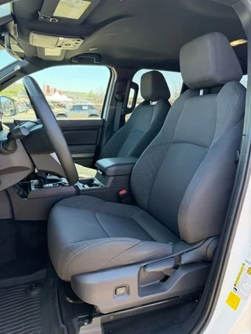 2025 Toyota Tacoma SR5 - Photo 14