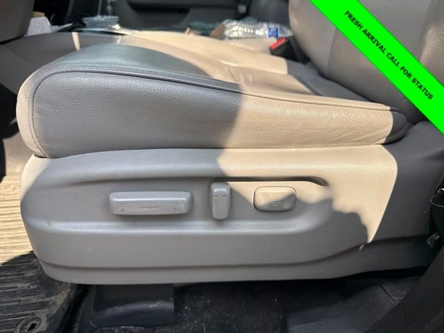 Used 2017 Lunar Silver Metallic Honda Touring image 30