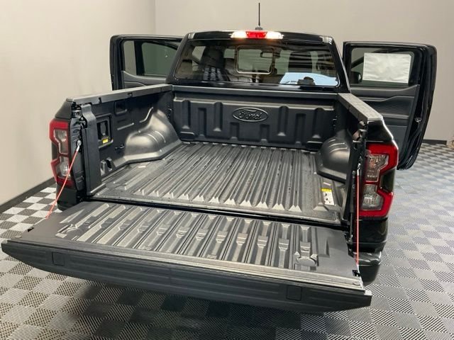 New 2026 Shadow Black Ford XLT image 29