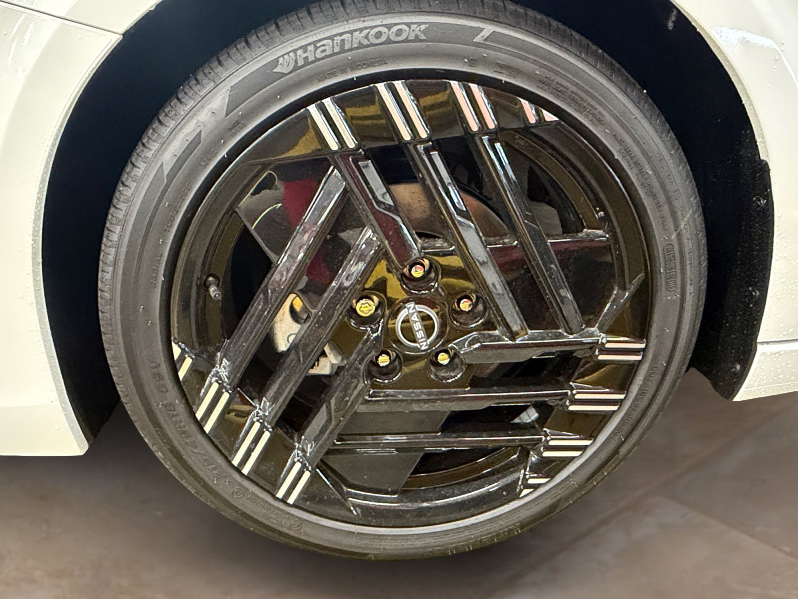 New 2026 Aspen White Tricoat/Super Black Nissan SR image 28