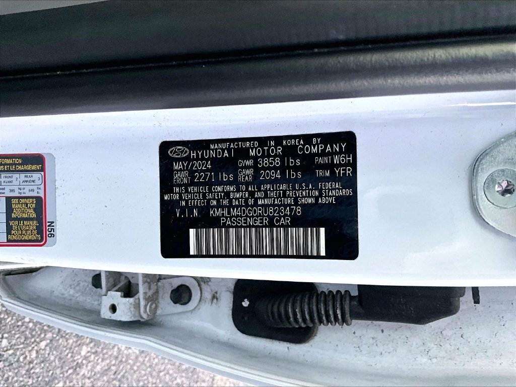 Used 2024 White Hyundai SEL image 9