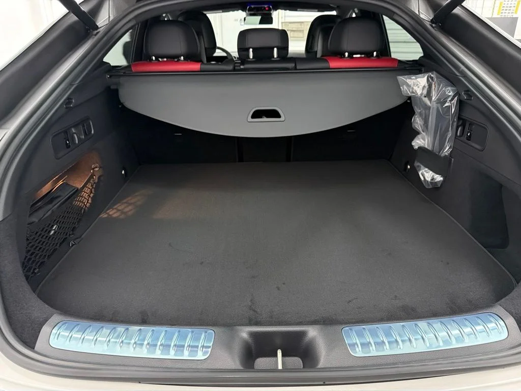 New 2027 White Mercedes-Benz GLC 300 image 24