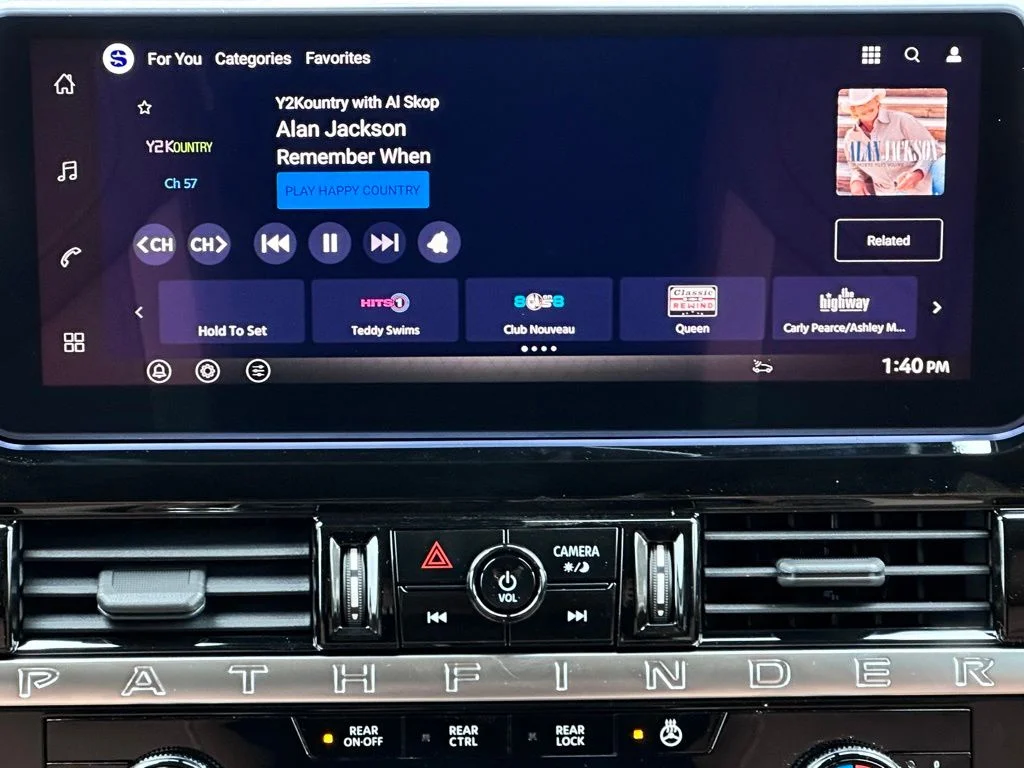 New 2026 Everest White Pearl/Black Nissan Platinum image 25