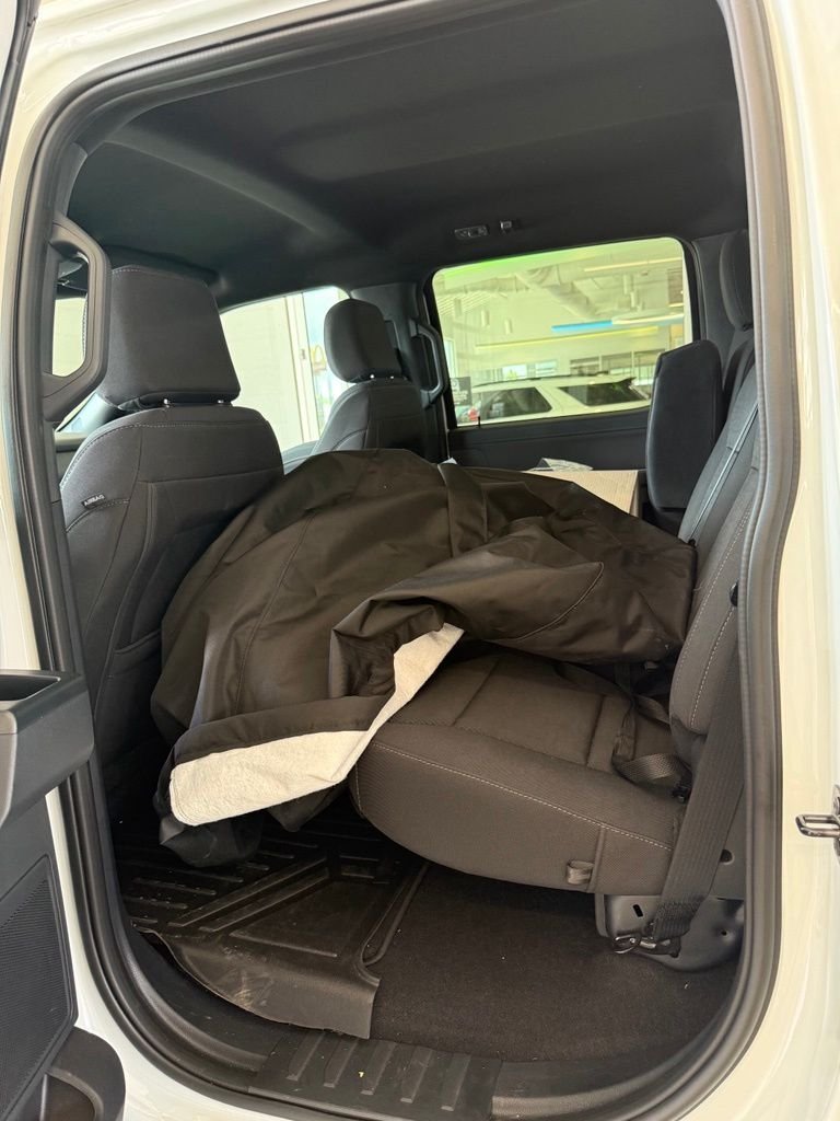 Used 2025 Oxford White Ford XLT image 11