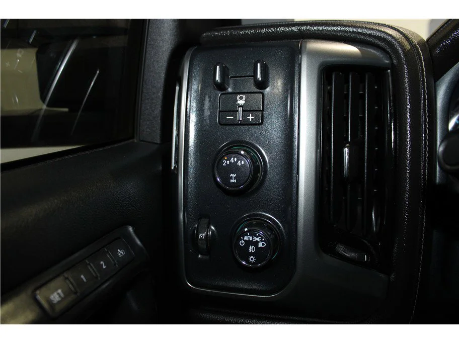 Used 2018 Summit White Chevrolet LTZ image 29
