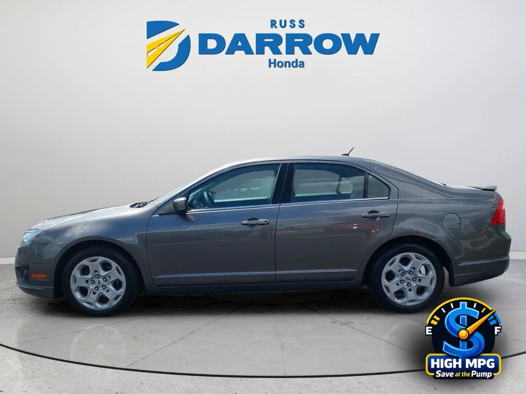 Used 2010 Ford Fusion SE with VIN 3FAHP0HA5AR110738 for sale in Milwaukee, WI