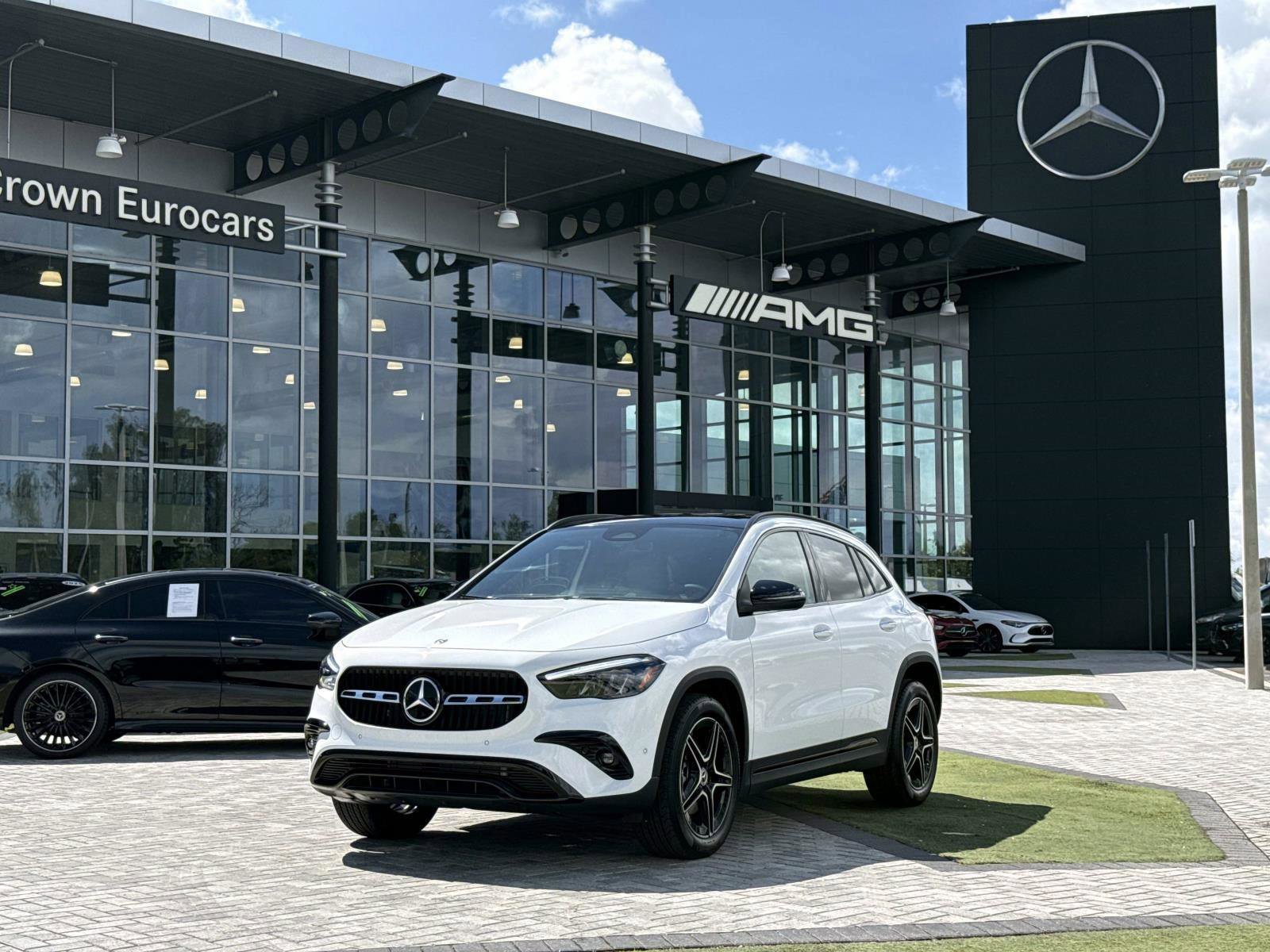 New 2026 Polar White Mercedes-Benz 250 SUV image 1