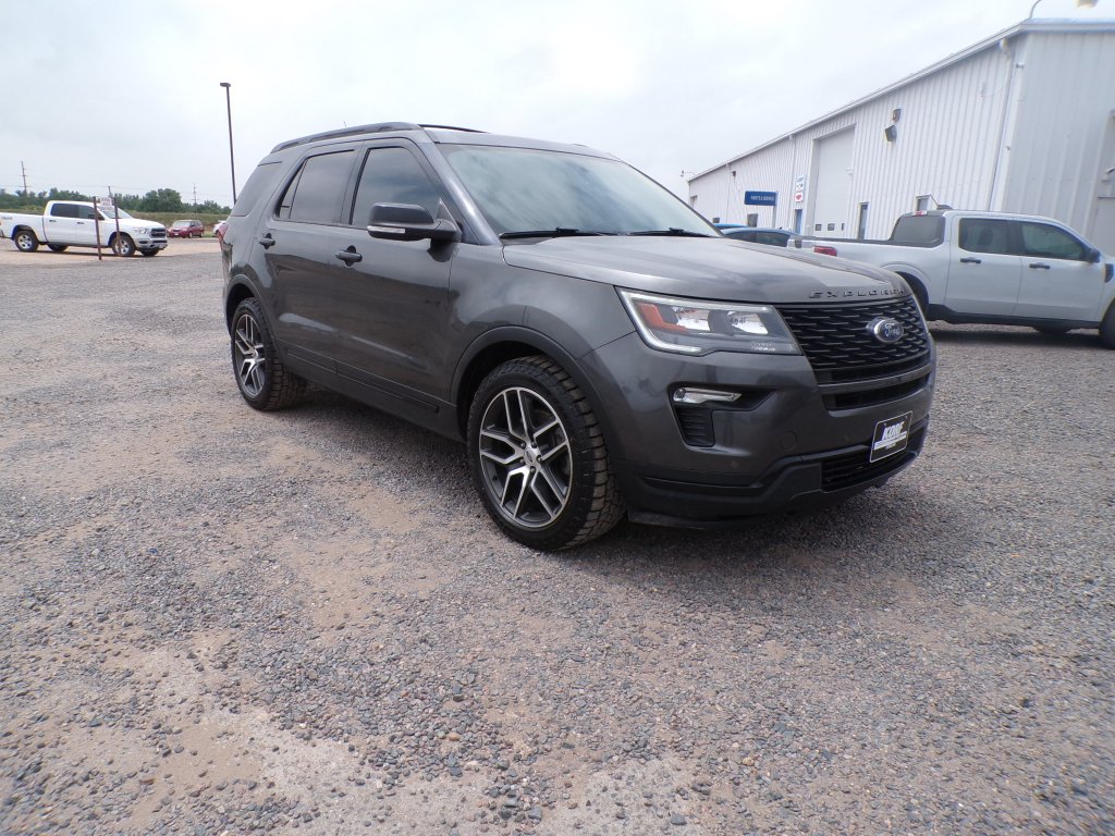 Used 2018 Magnetic Metallic Ford Sport image 3