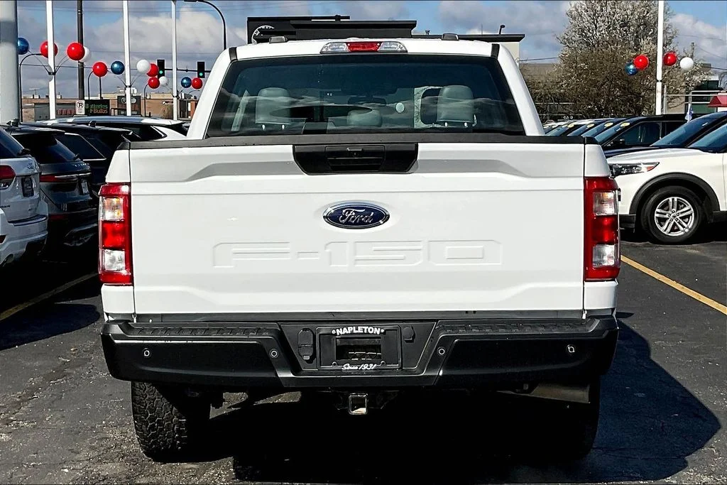 Used 2021 White Ford XL image 3