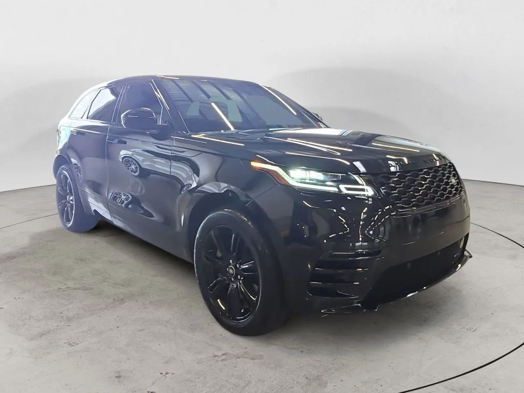 Used 2023 Black Land Rover R-Dynamic S MHEV image 5