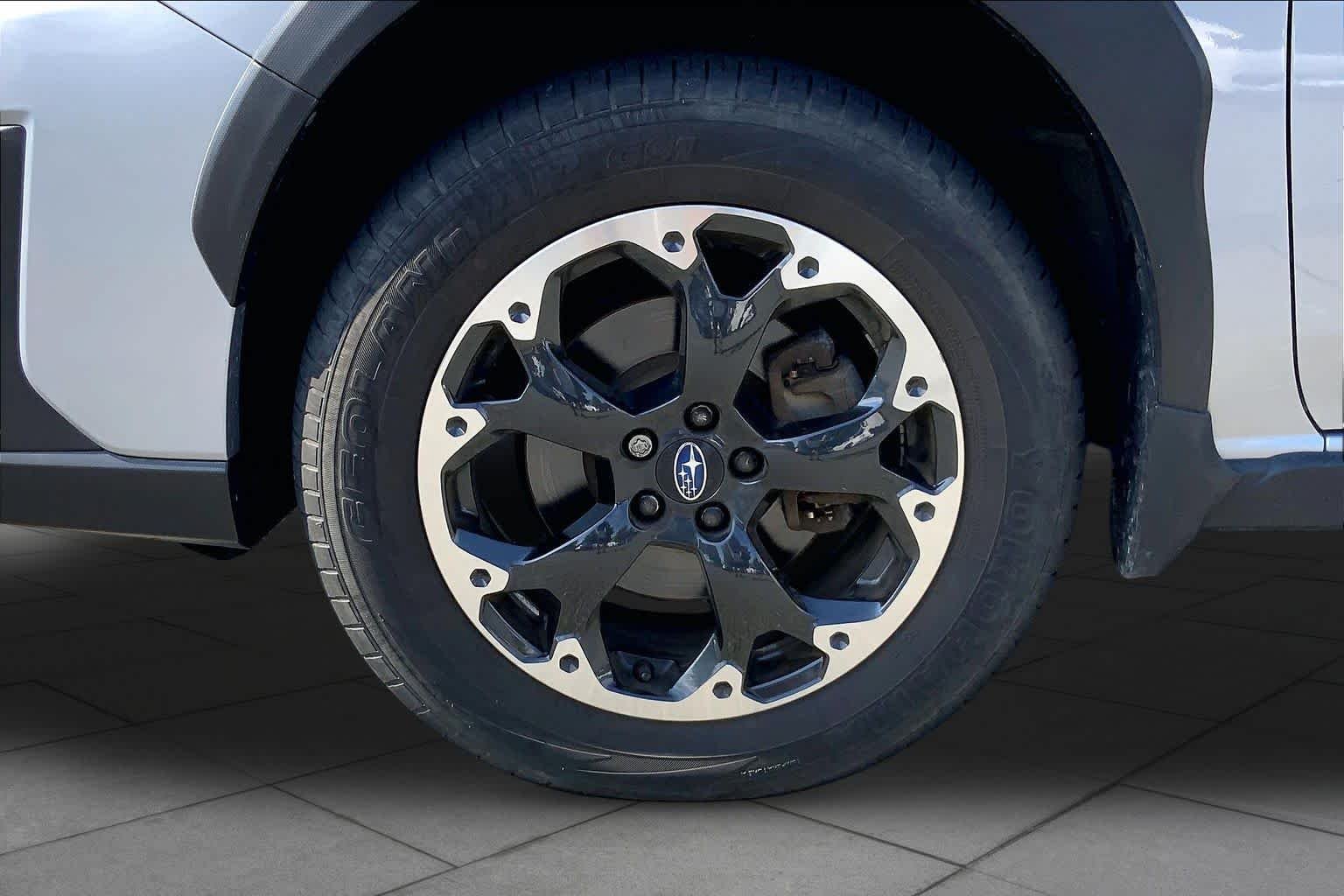 Used 2021 Ice Silver Metallic Subaru  image 11