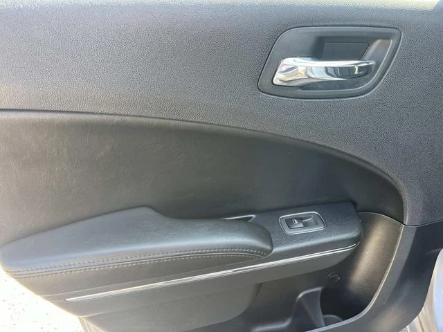 Used 2013 Silver Dodge SXT image 20