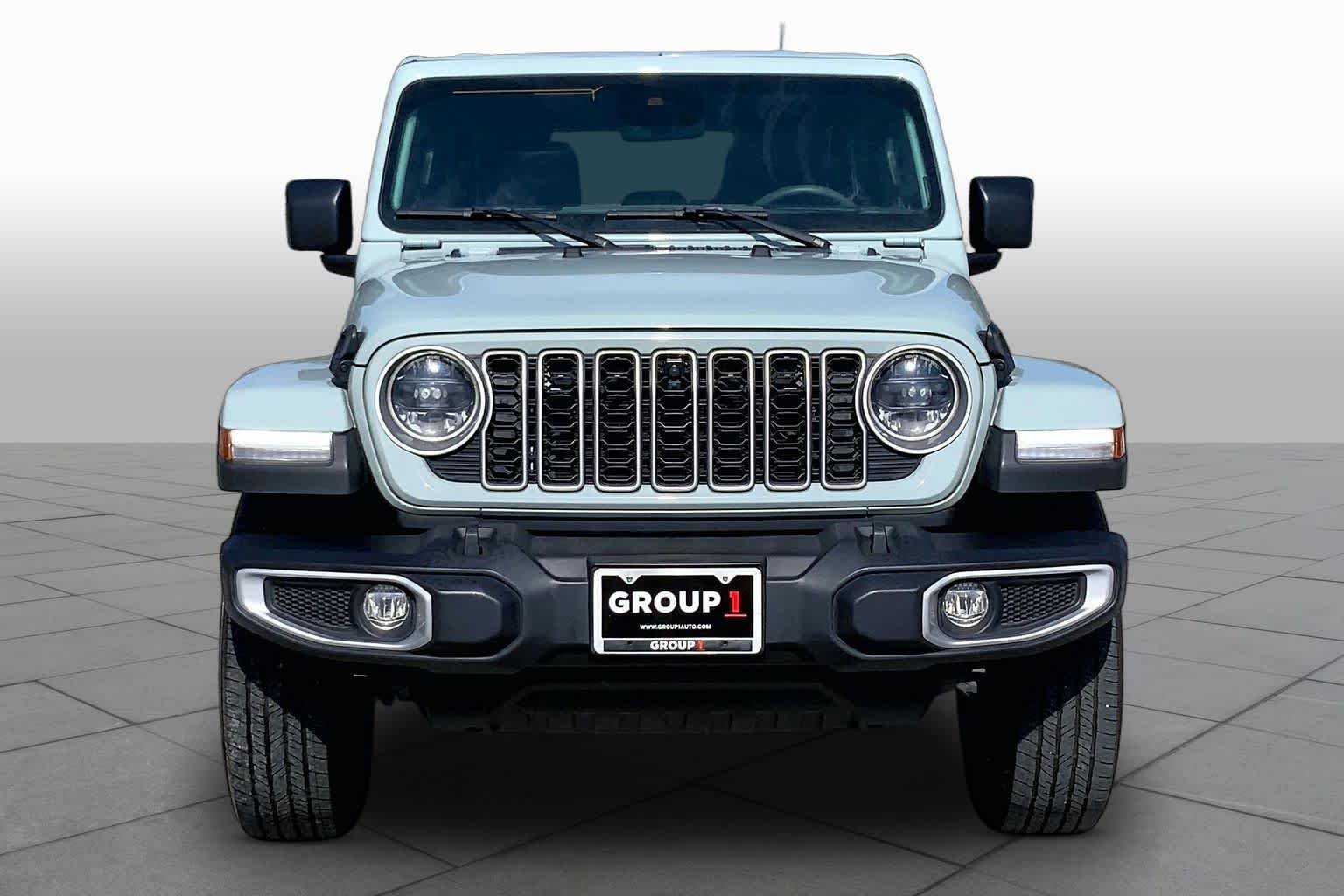 Used 2024 Earl Clearcoat Jeep Sahara image 4