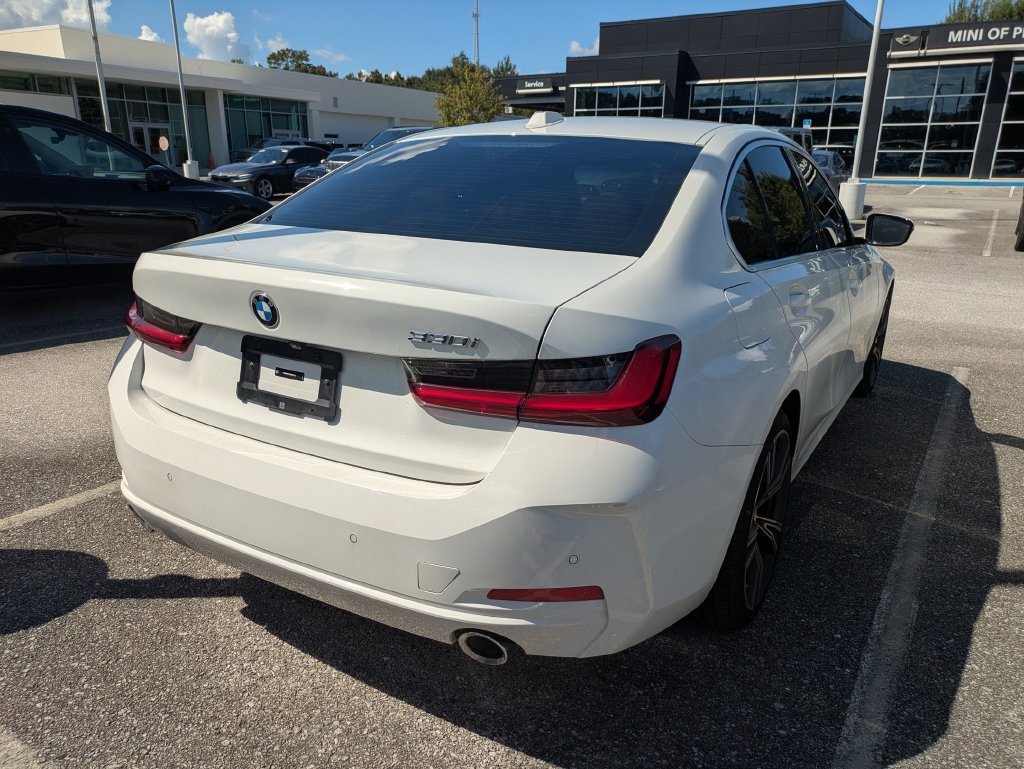 Used 2024 White BMW 330i image 2