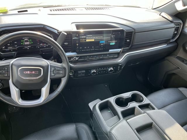 Used 2025 White GMC SLT image 13