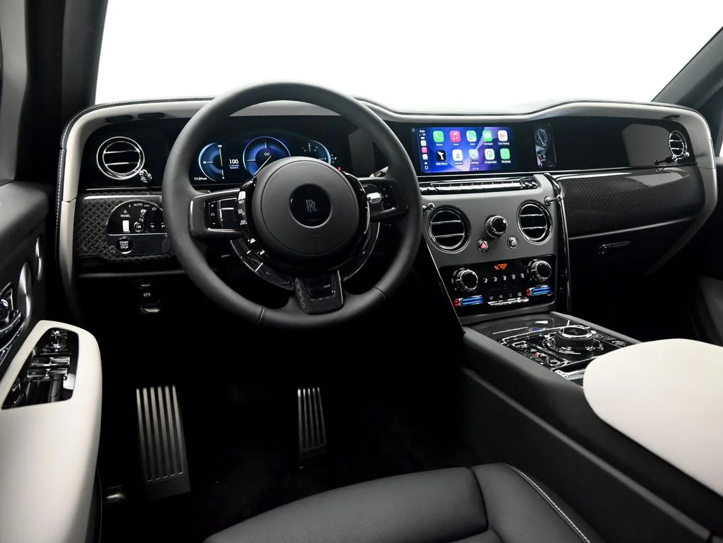 New 2027 English White Rolls-Royce Black Badge image 4